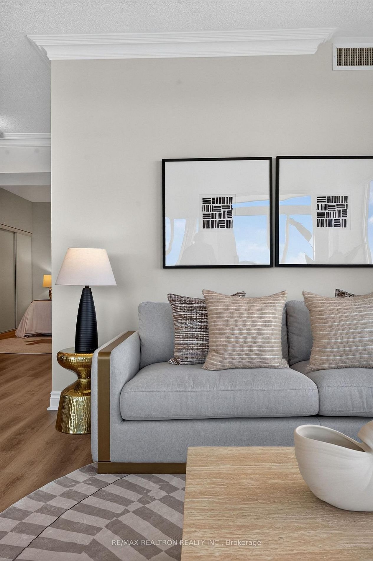 NORTH YORK LUXURY 