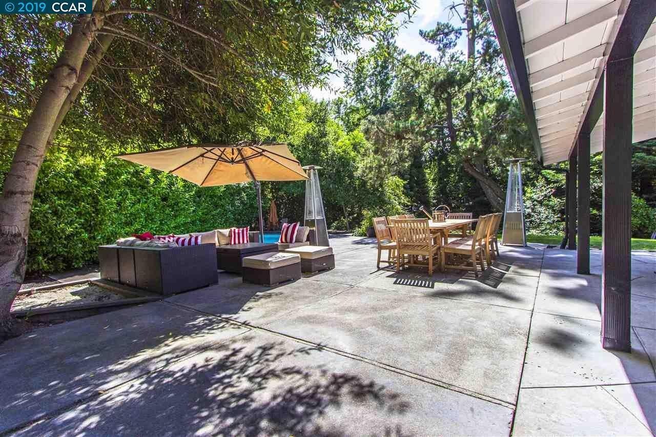 1061 Glen Ct