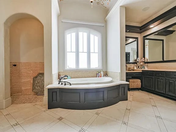 5015 Ossineke Ct