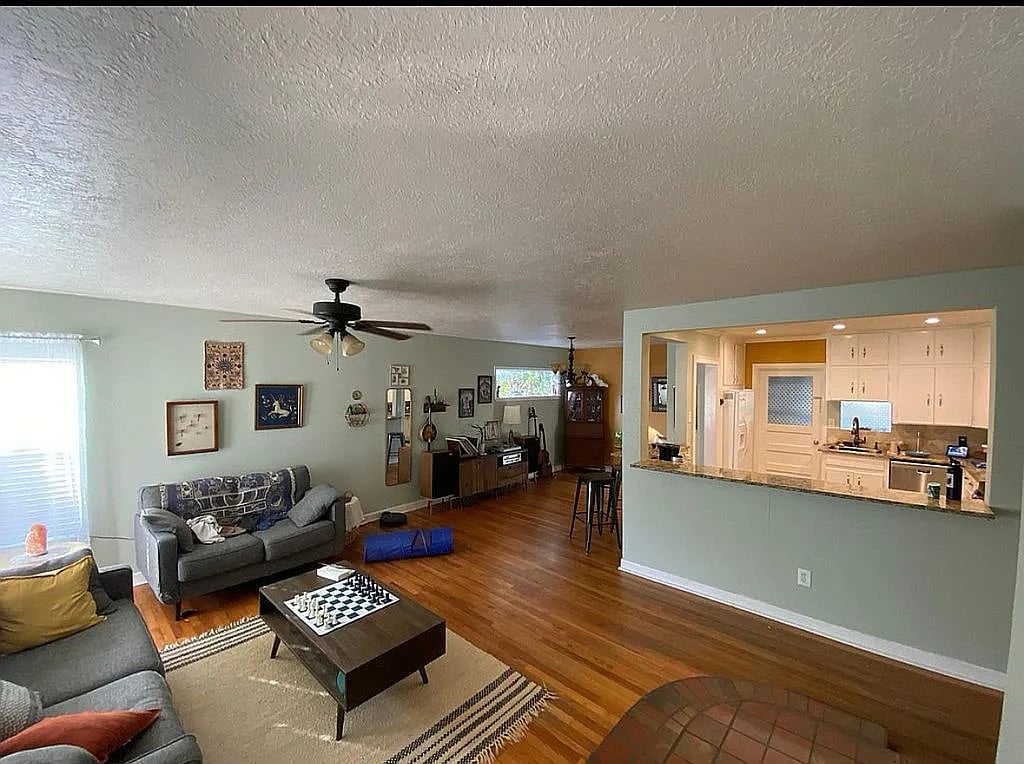 1704 Woodrow Ave