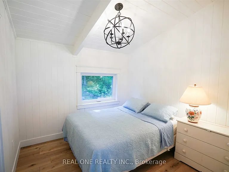 1 Muskoka Estates Rd