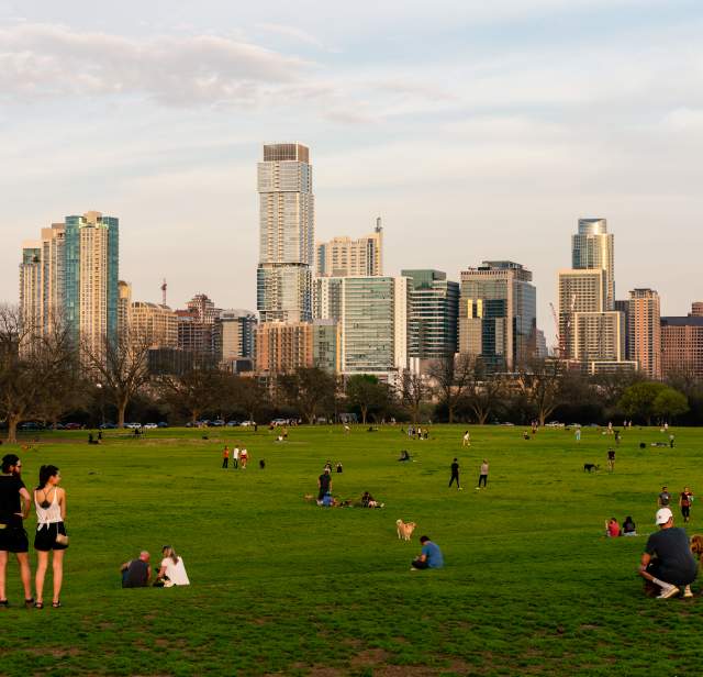 Best Realtor in Austin Lindsey Hicks providing expert real estate guidance