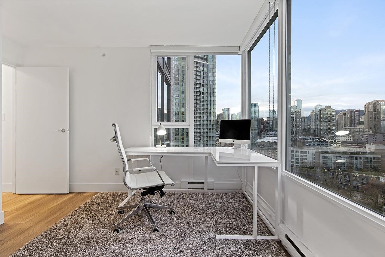 1067 Marinaside Crescent, #1906