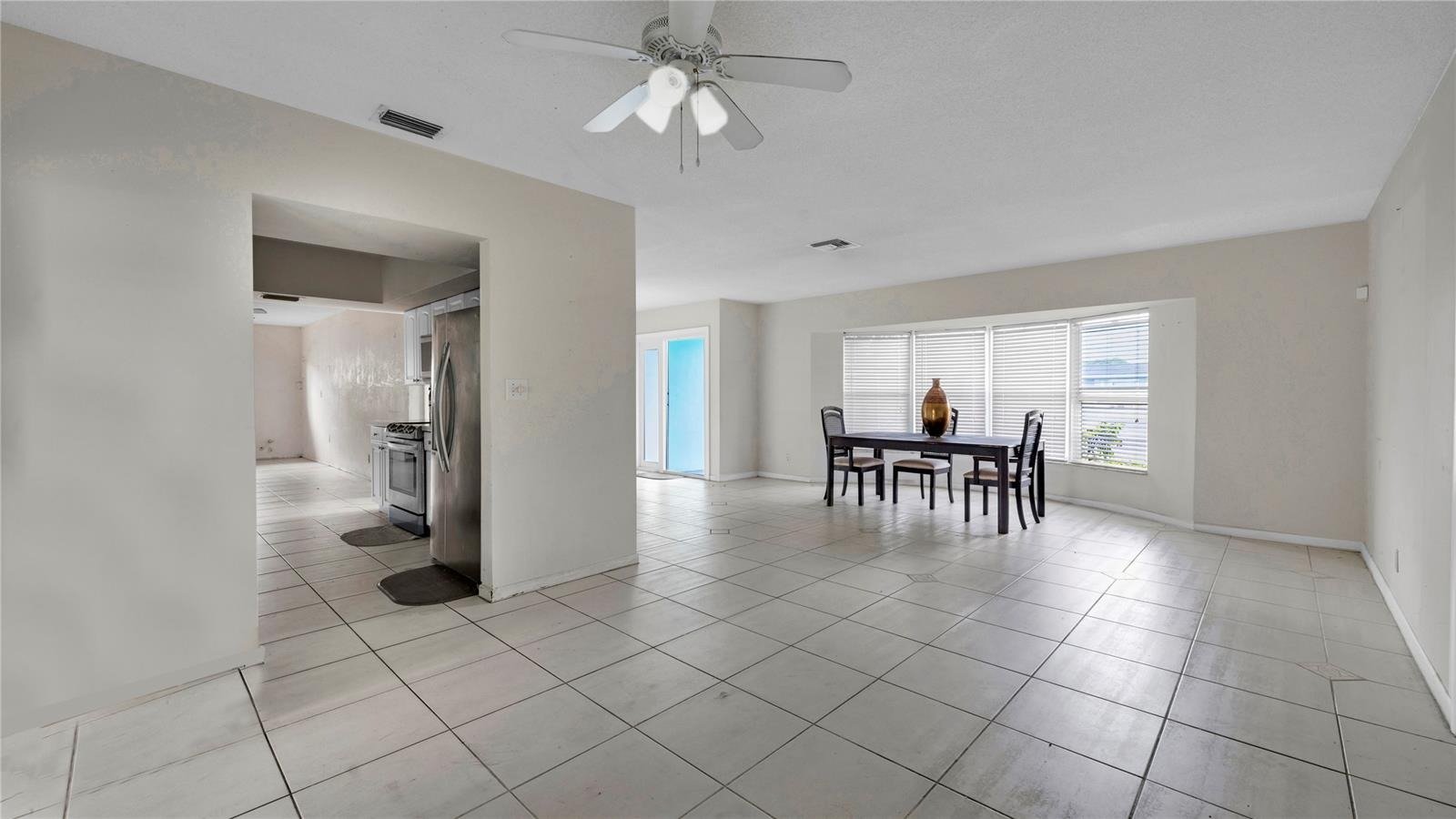 3700 NW 25th St