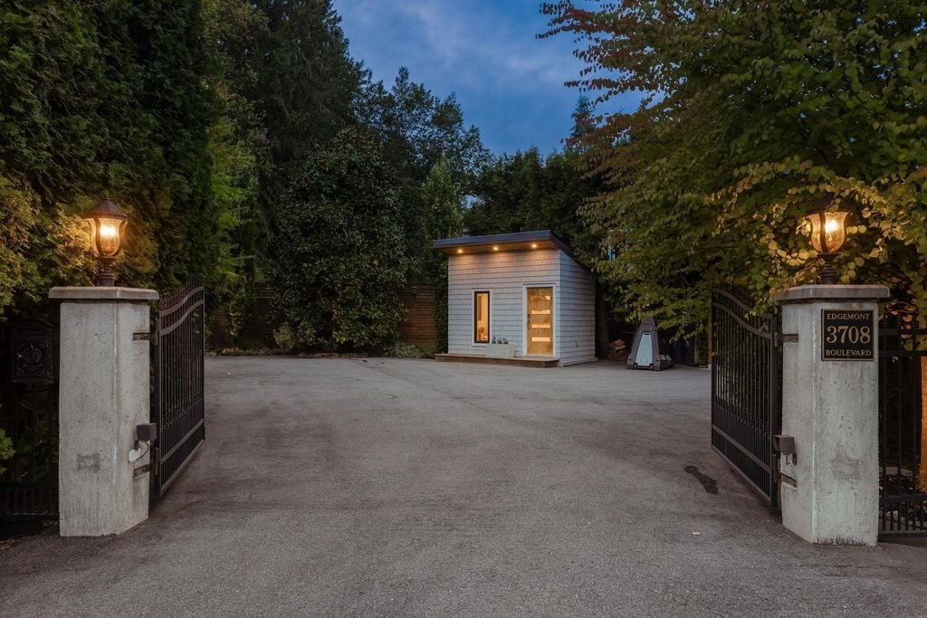 3708 Edgemont Blvd