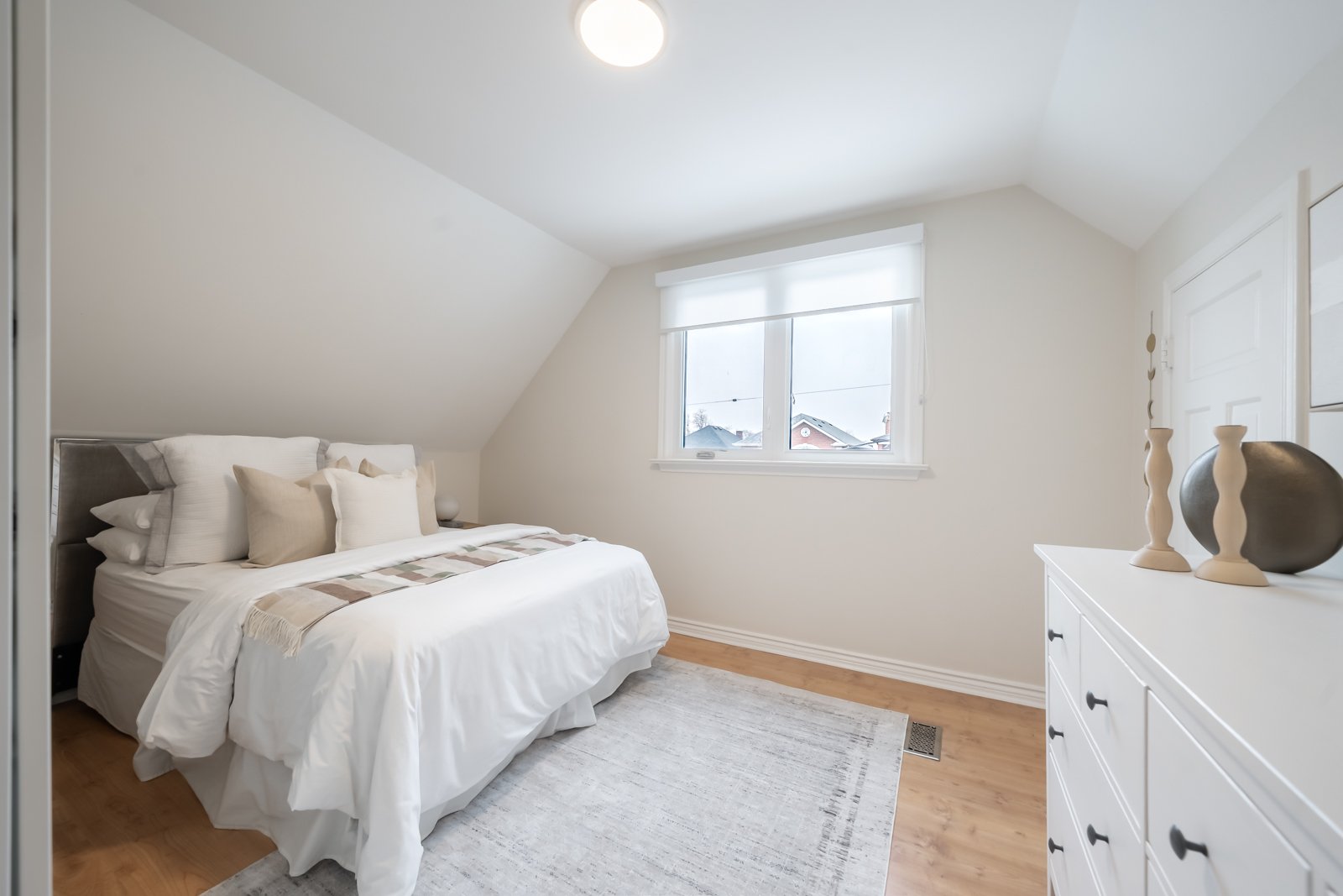 135 Sellers Ave 