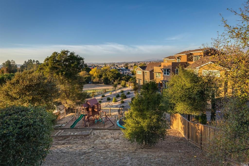 221 Jacquelyn Ln