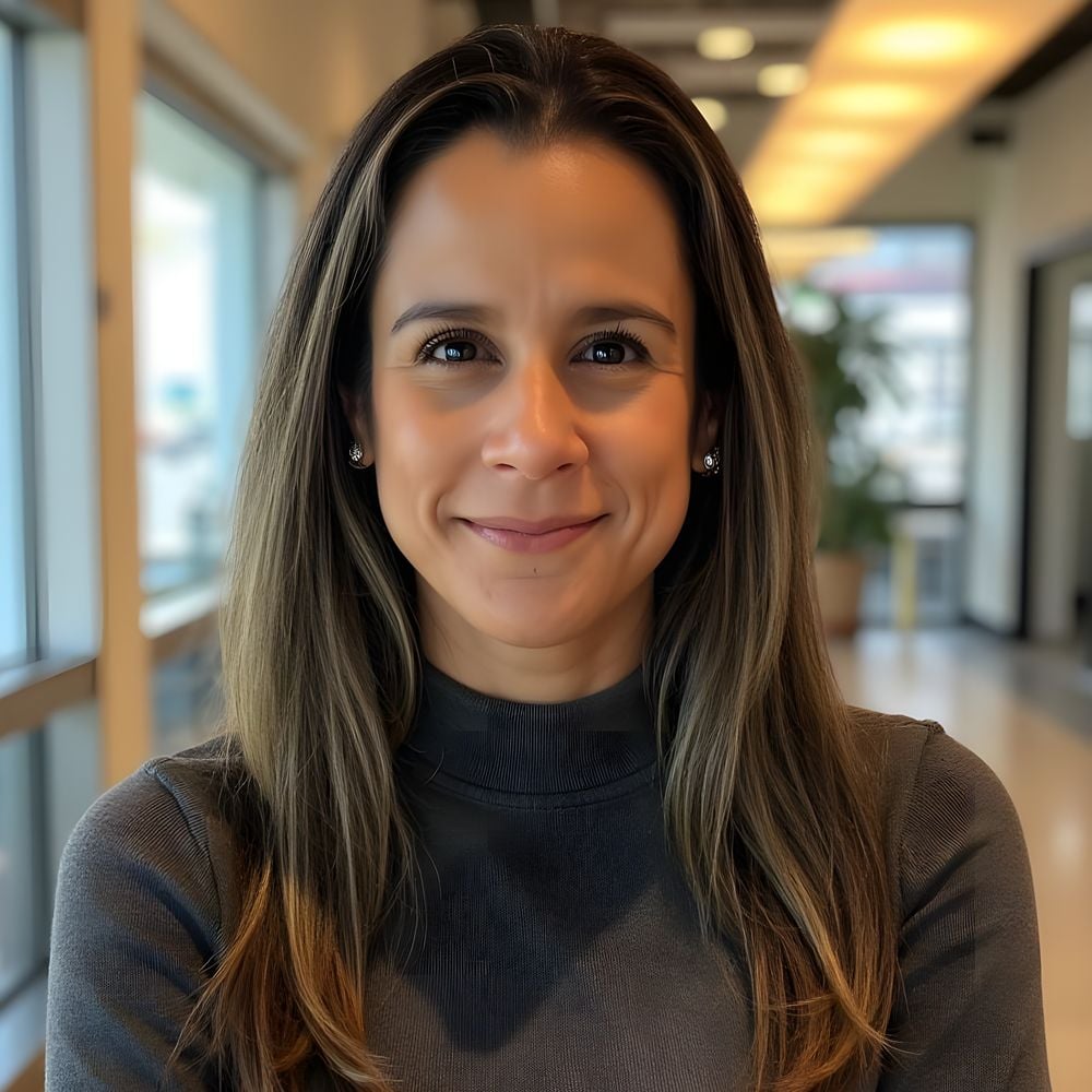  Natalia Hernandez Cumming, GA Real Estate Agent Headshot