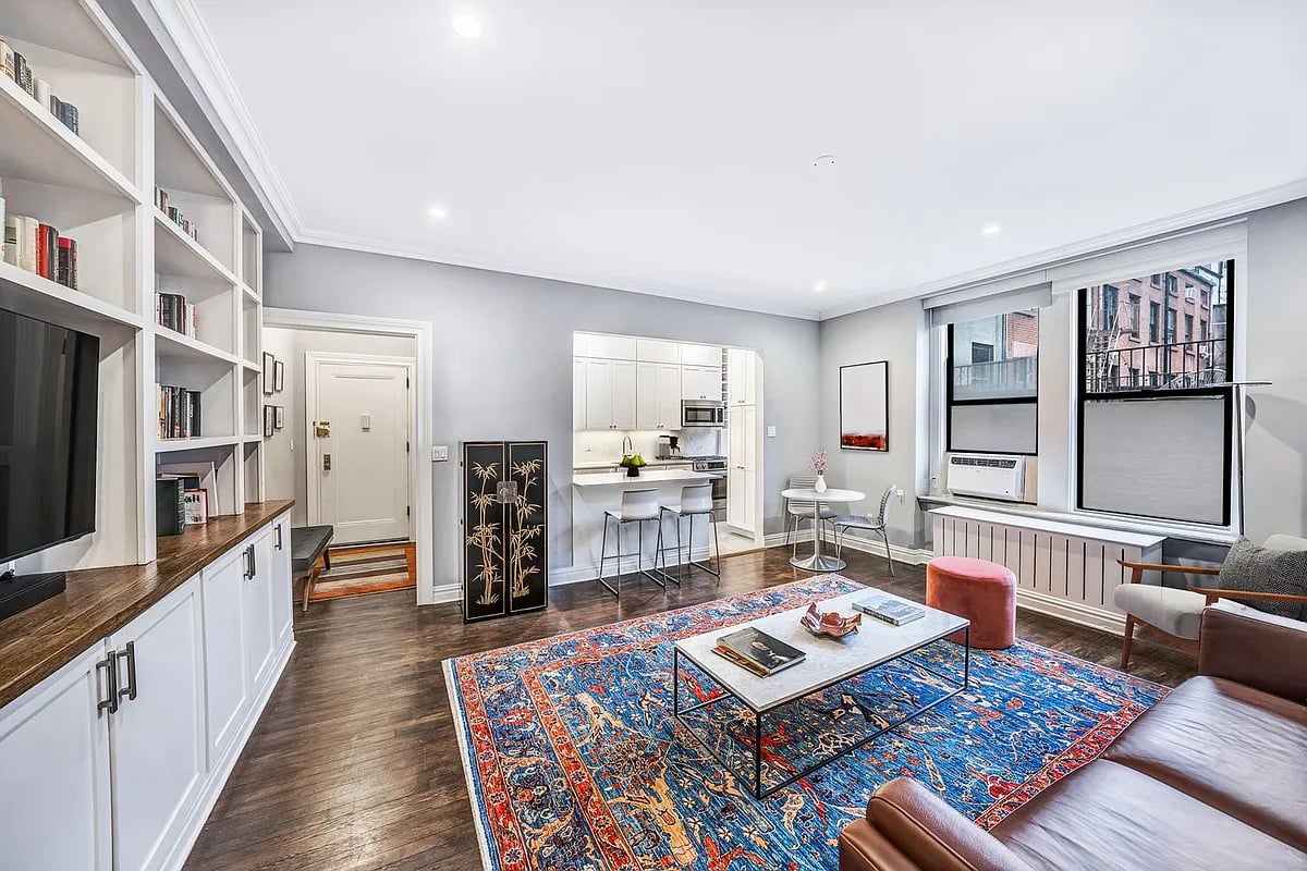 38 Livingston St #23