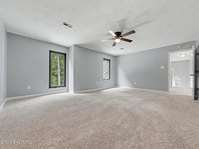 5516 Oakside Drive