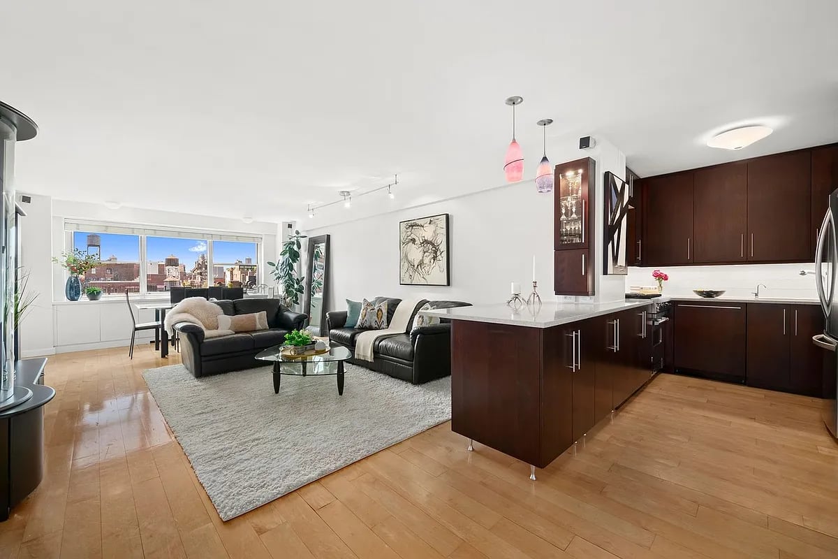 70 East 10th Street #16P