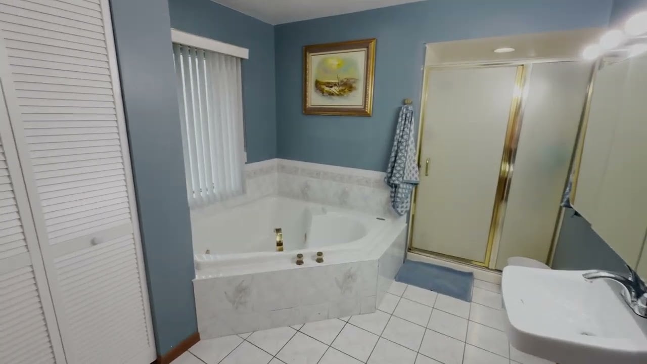  1039 S School St, Lombard