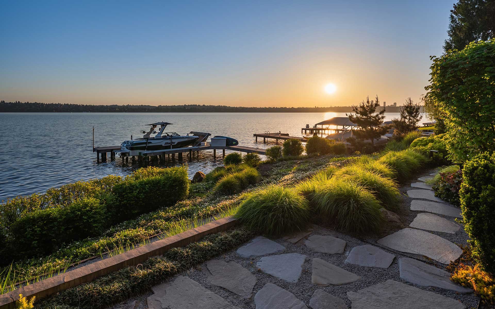 An Extraordinary Expression of Modern Waterfront Living on Mercer Island