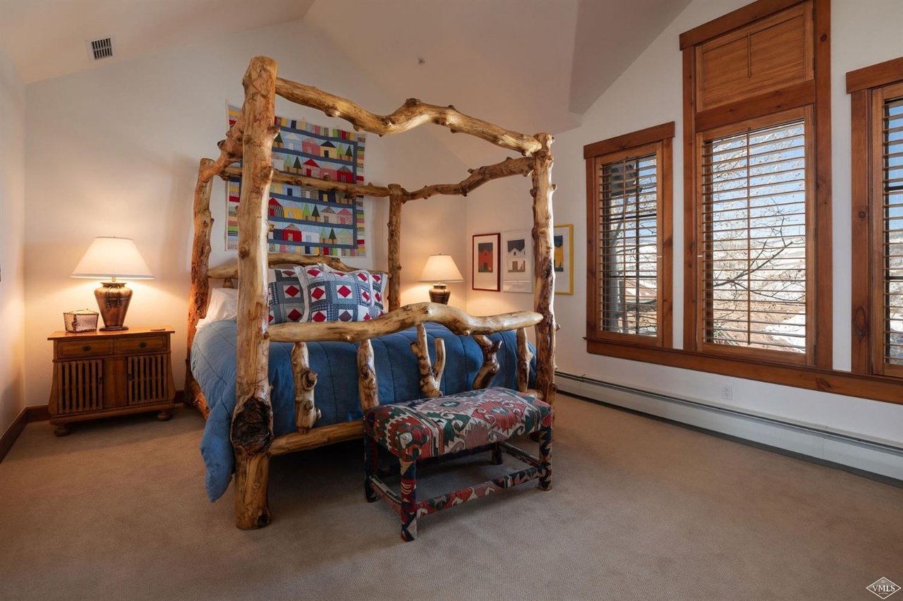 31 Buckhorn Ln