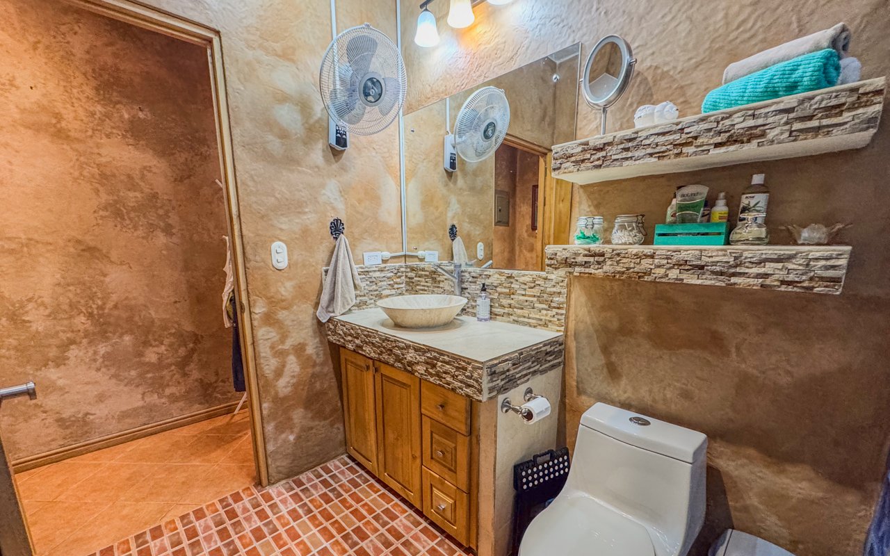 Tropical Getaway with Two Villas and Lush Gardens Near the Heart of Uvita