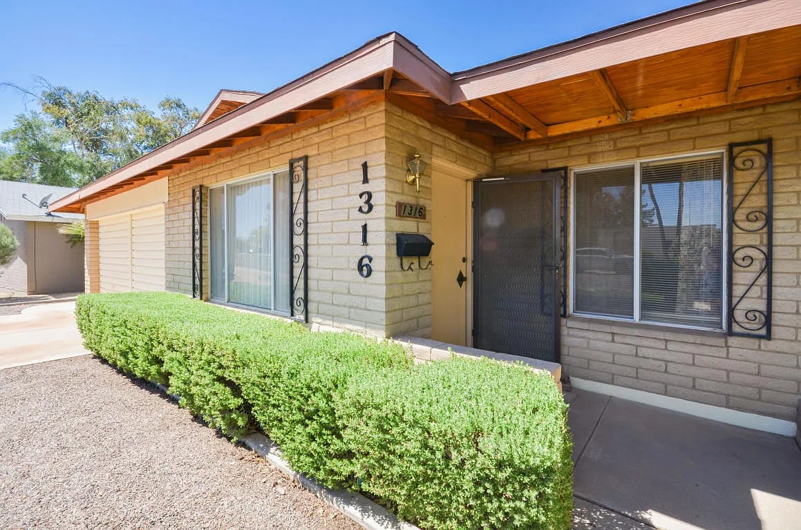 1316 E Bishop Dr