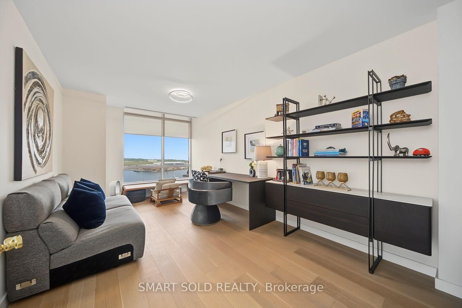 PRESTIGE AT 500 QUEENS QUAY WEST