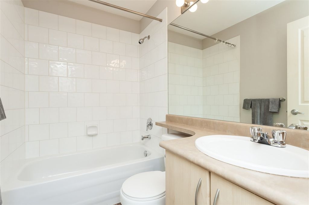 6747 203 St, #157