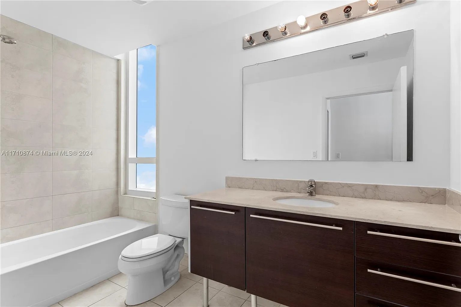 1900 N Bayshore Dr APT 2902