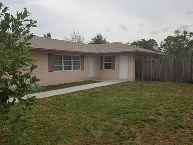 9086 E Highland Pines Blvd