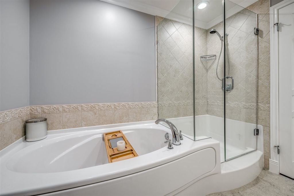 28 Whitecap Ct