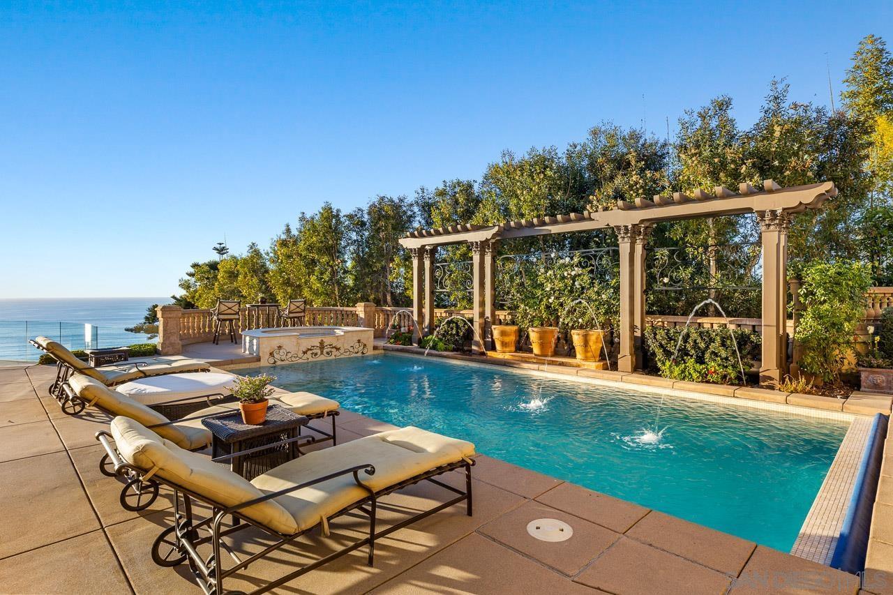 9860 La Jolla Farms Rd