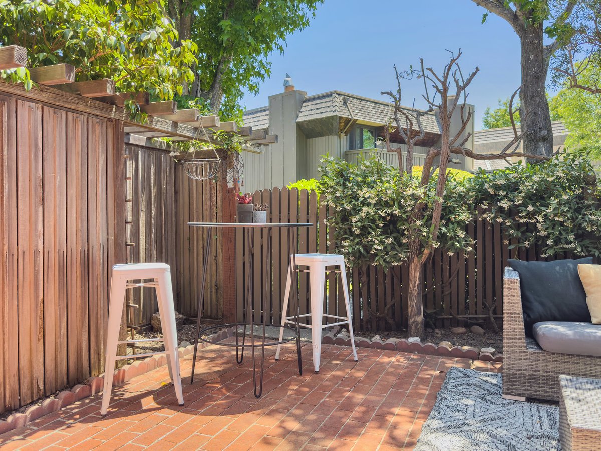 15 Sulgrave Lane, San Rafael