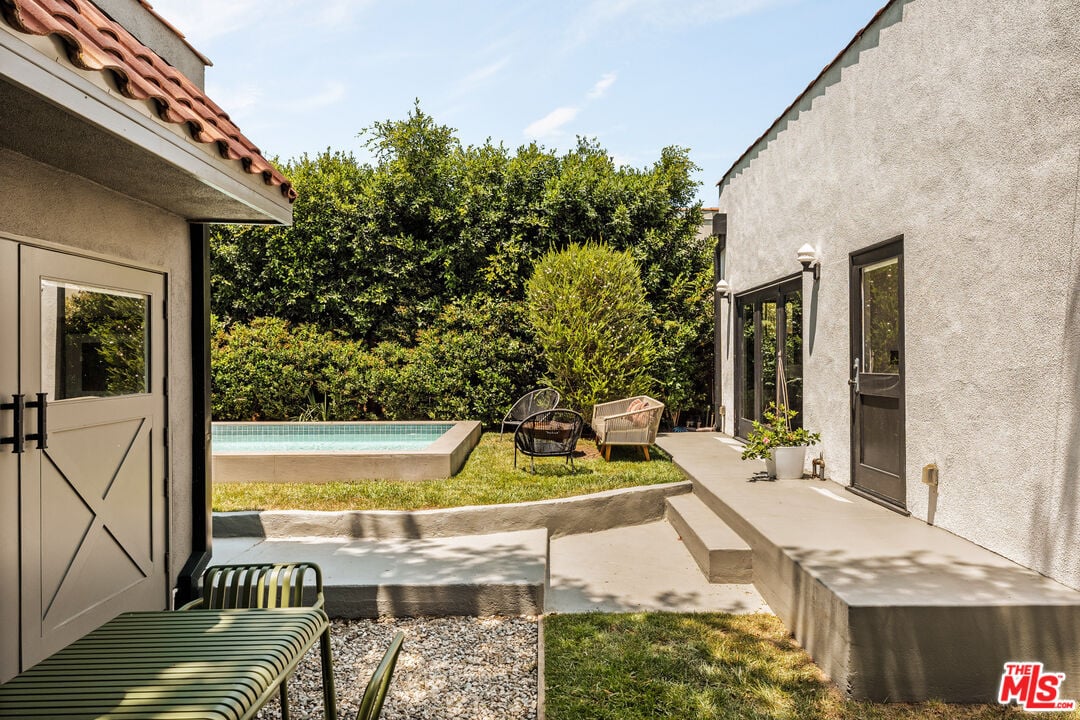 623 N Sierra Bonita Ave