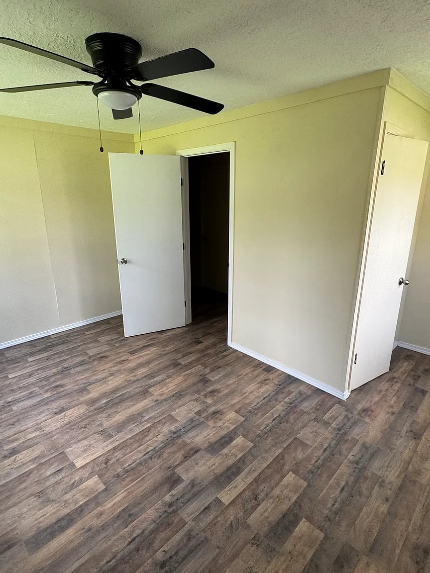 517 W Polk St