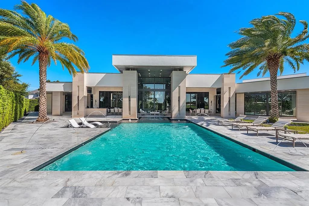 4041 Country Club Ln
