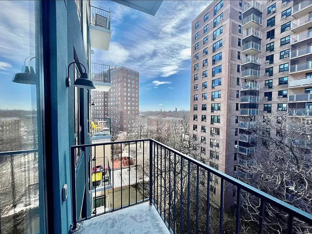 3013 Barker Avenue 1