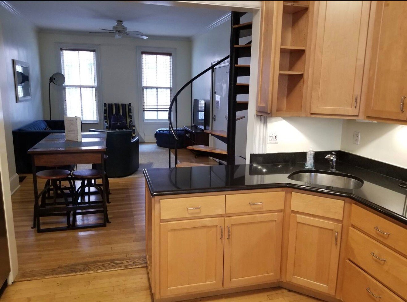 38 Hanson St #2