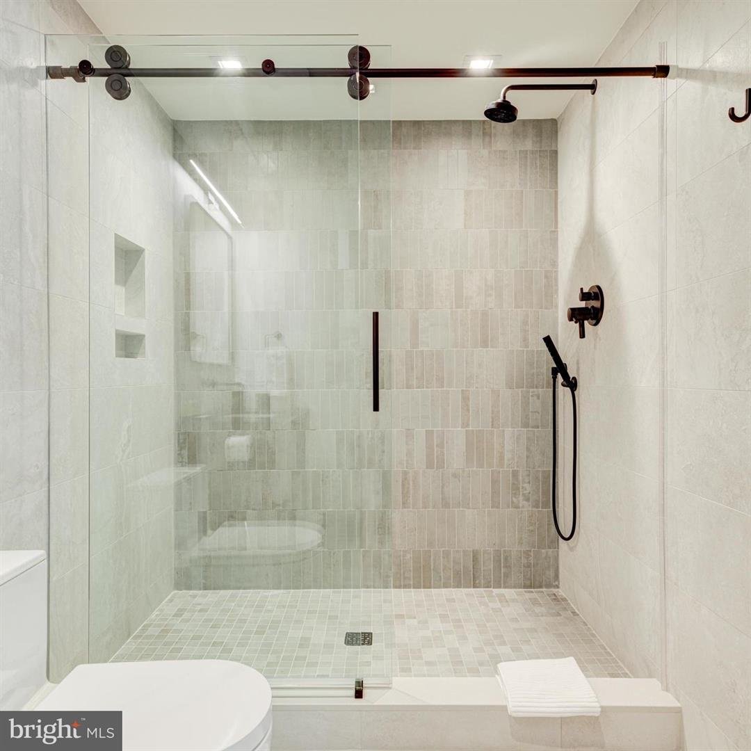 109 S 24th St, Philadelphia, PA 19103