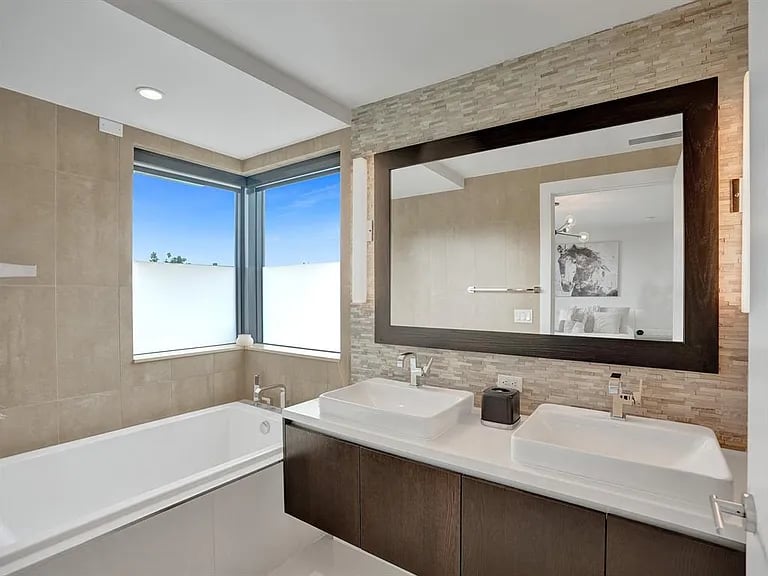 3030 N Ocean Blvd #S101