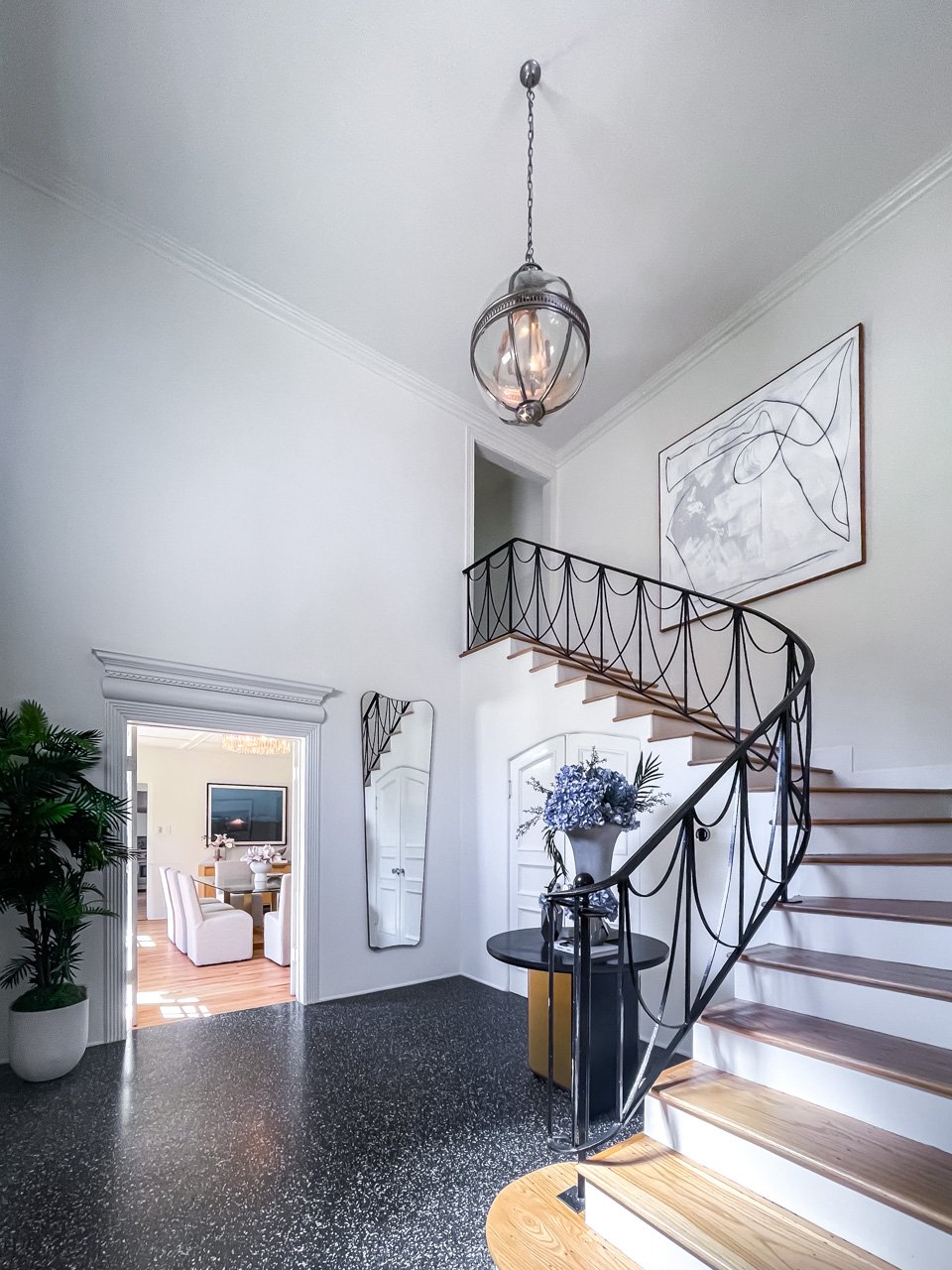 712 Walden Dr, Beverly Hills