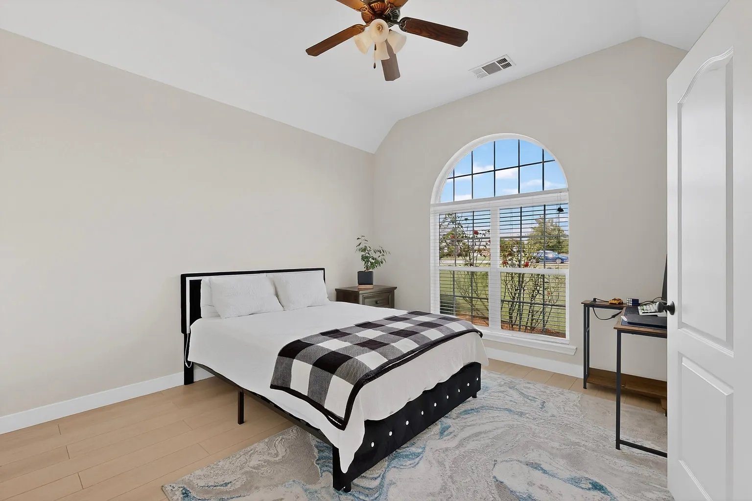 15144 Delaney Lane