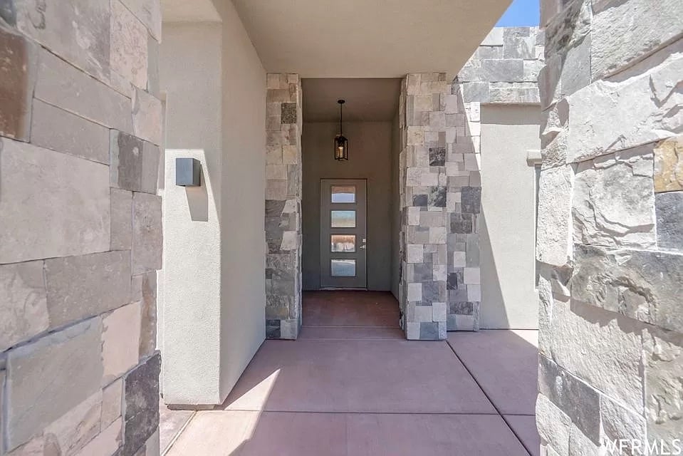 HIDEAWAY RETREAT