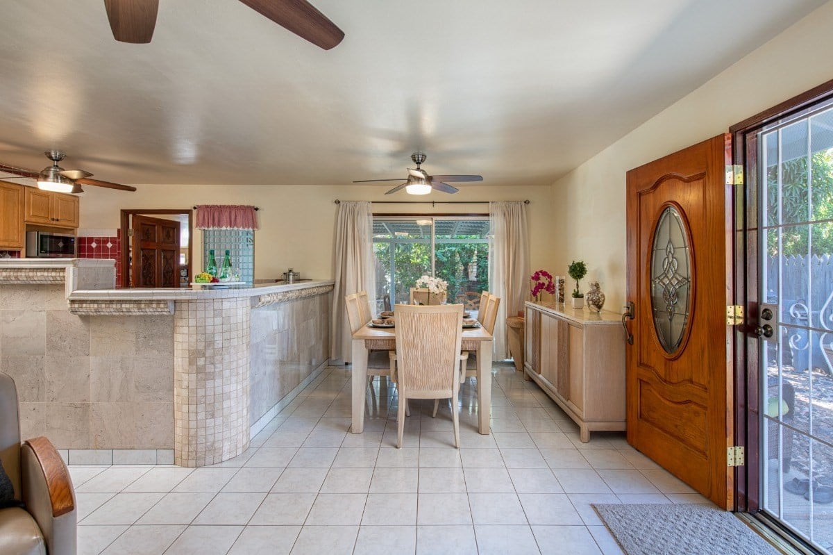 62-3283-A Hulukupuna St