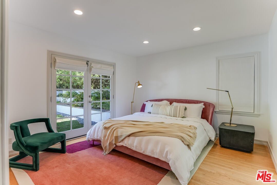 7463 Franklin Ave