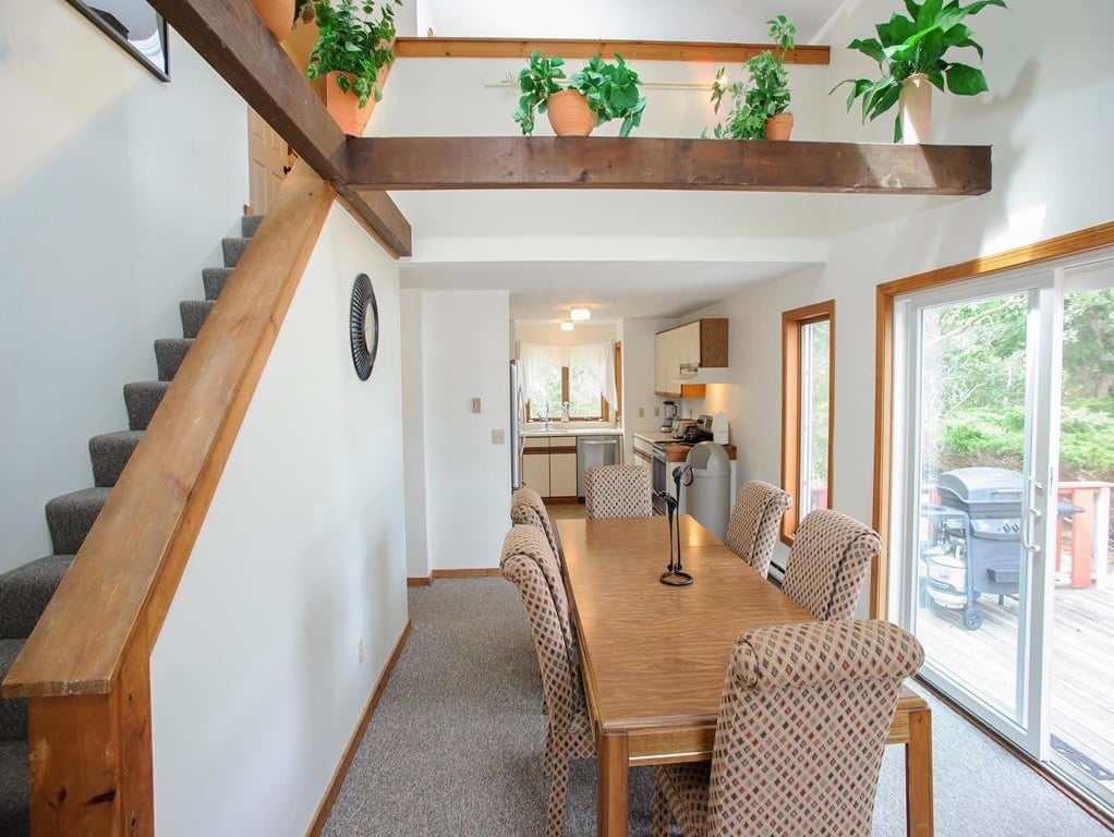 27 Schoolhouse Rd