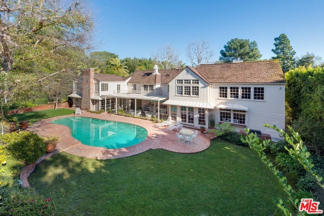 1027 Summit Dr
