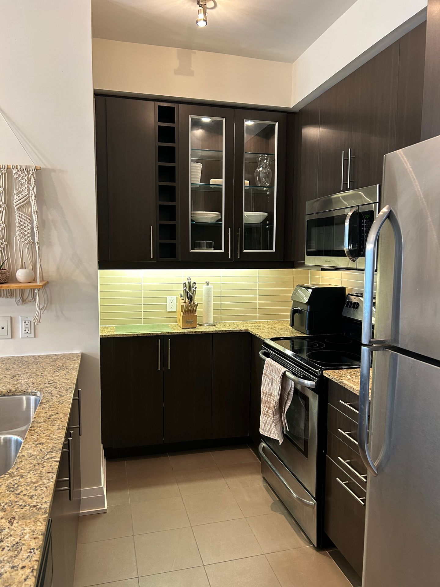 530 St Clair Ave W Unit: 1605