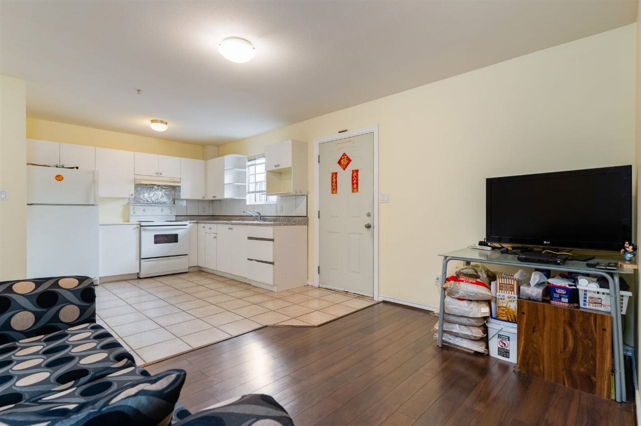2821 Victoria Dr