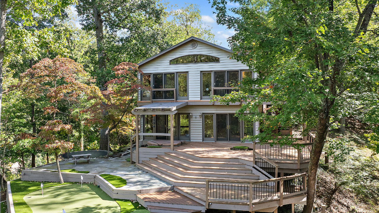 Mid-Century Modern Escape With Water Access