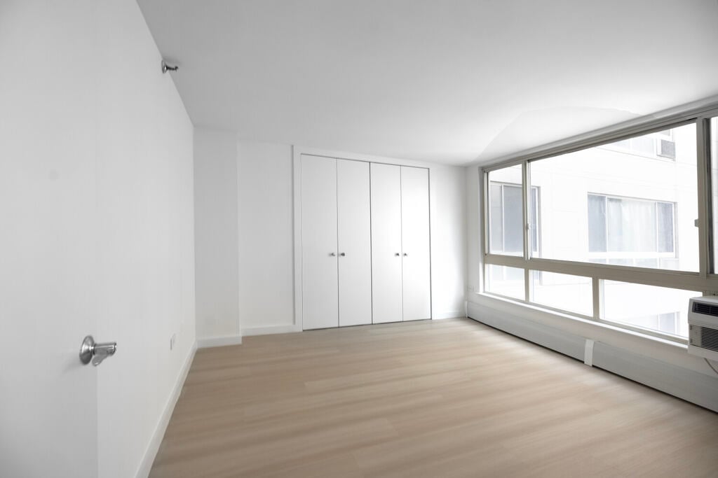 Manhattan/ No Fee/ No Security Deposit