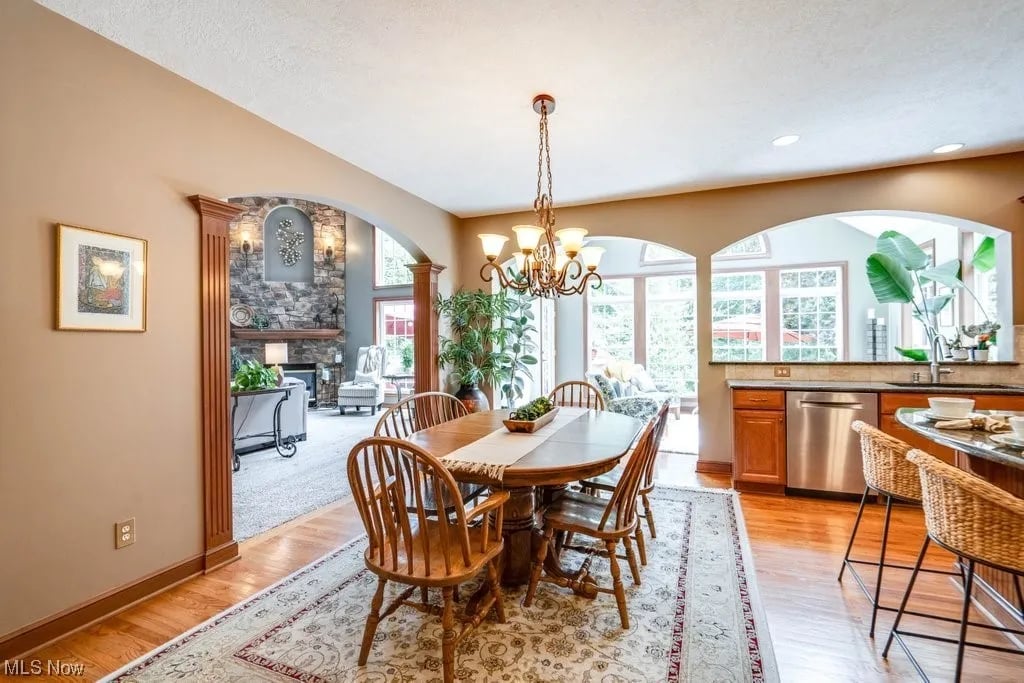 2274 Angela Vista