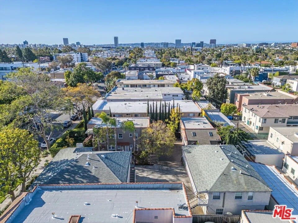 745 Hayworth Ave.