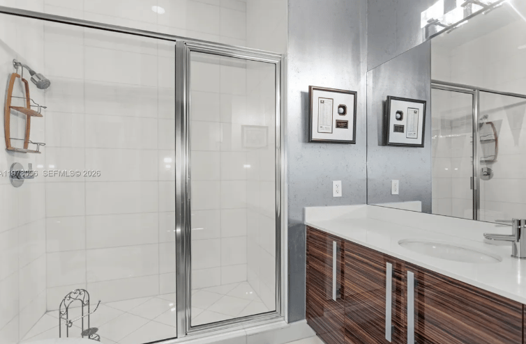 LUXURY IN THE MIAMI SKY