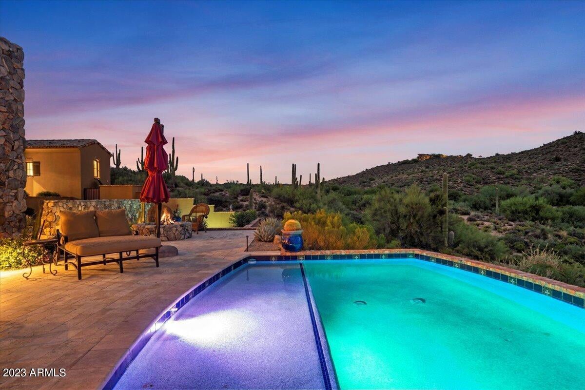 9514 E Madera Dr
