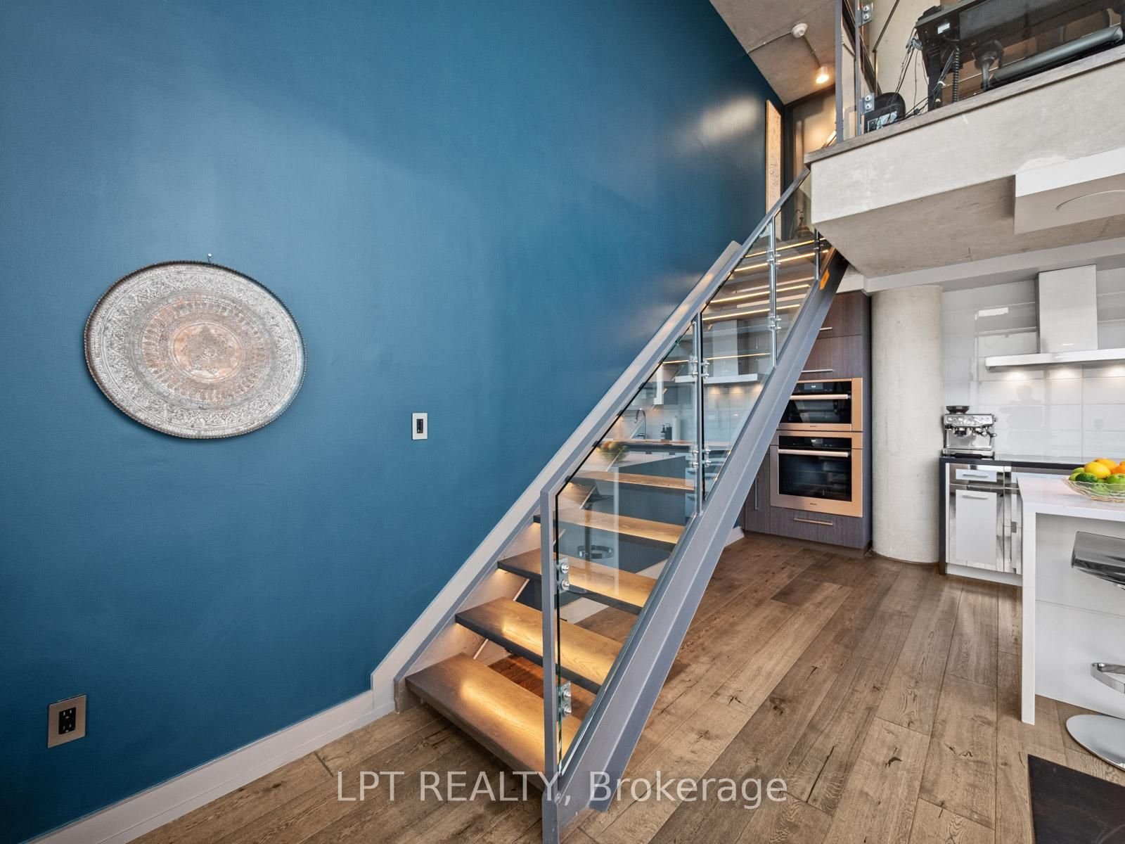 PENTHOUSE LUXURY IN KING WEST